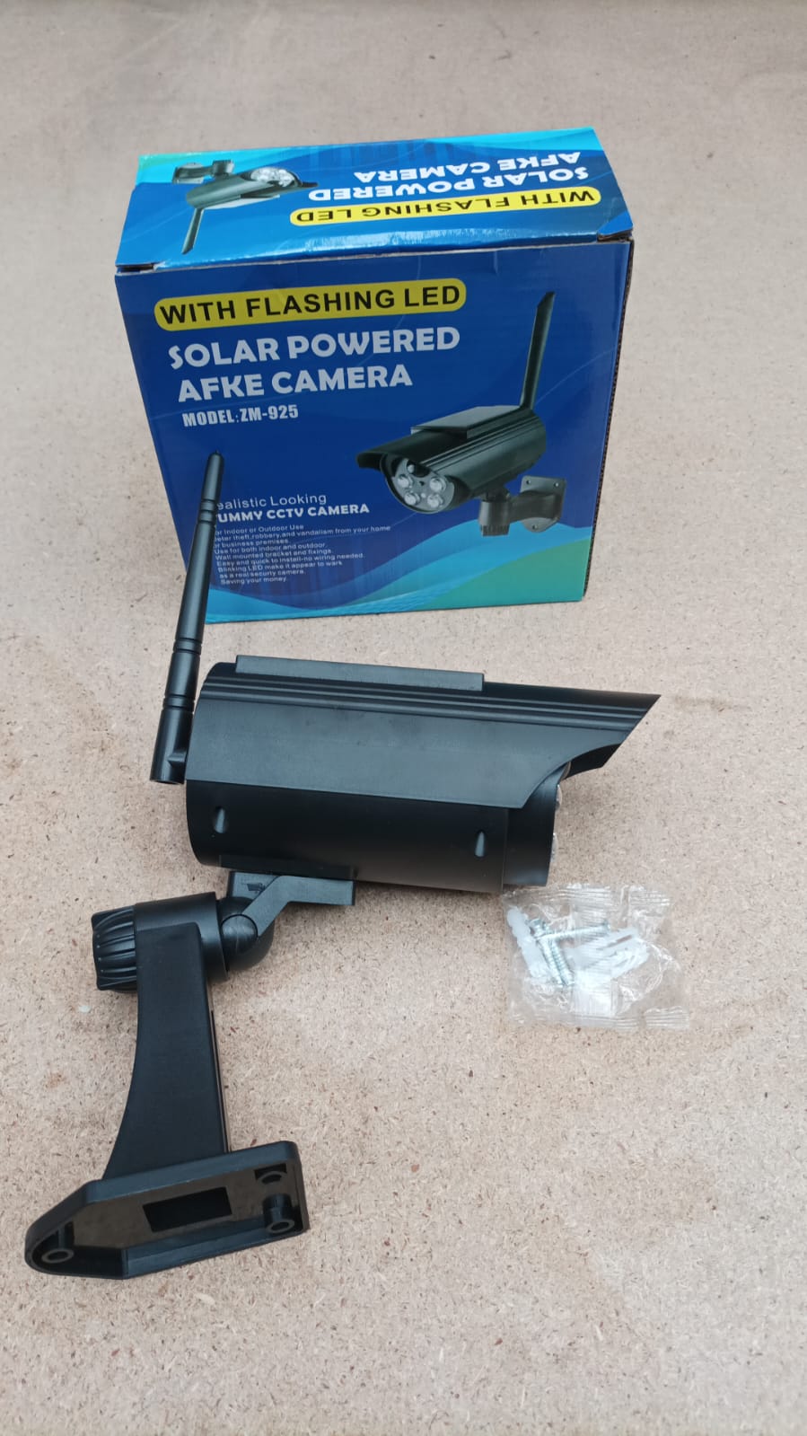 Cámara Falsa Solar con Sensor de Movimiento